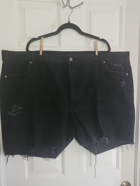 Old Navy High‑Rise Slouchy Straight Distressed Black Denim Shorts – Size 26
